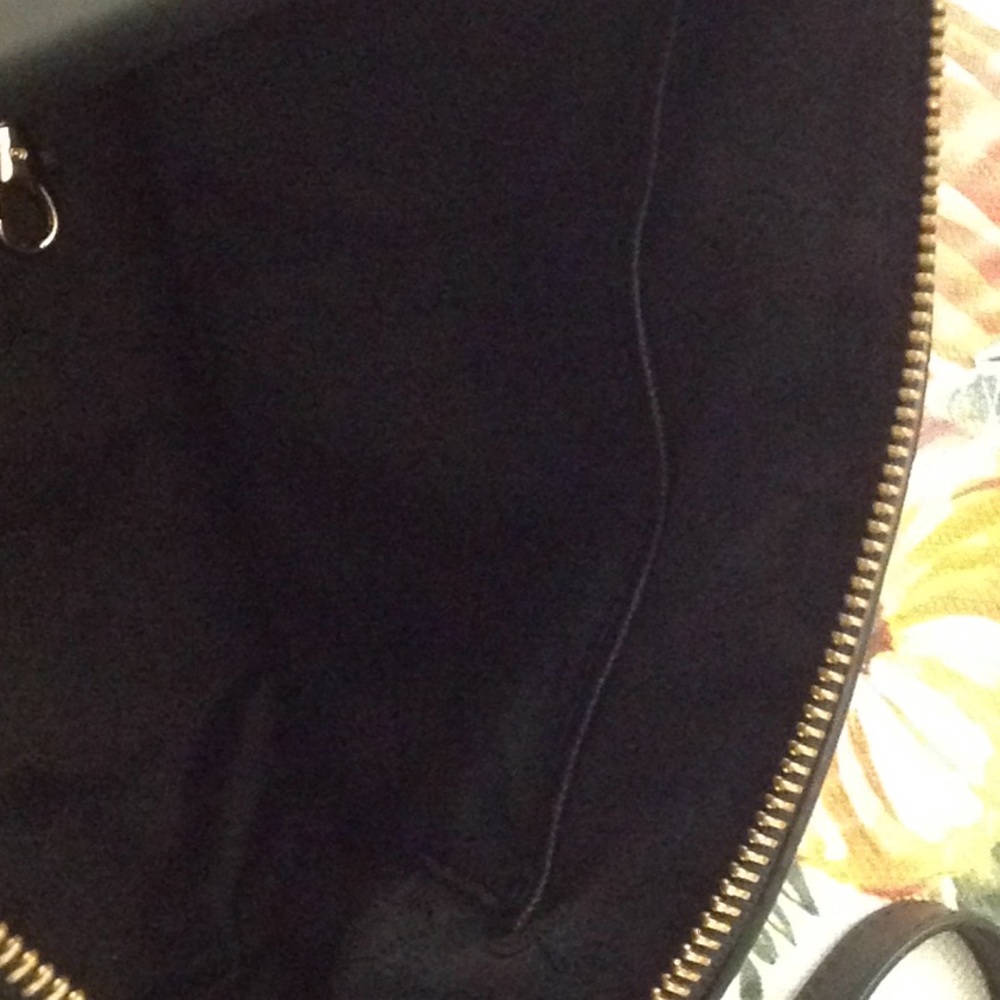 Michael Kors Cindy Leather Satchel Bag - Picture 4 of 8